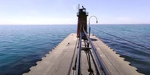Roll the camera for 360 on the pier near the lighthouse webcam - South Haven