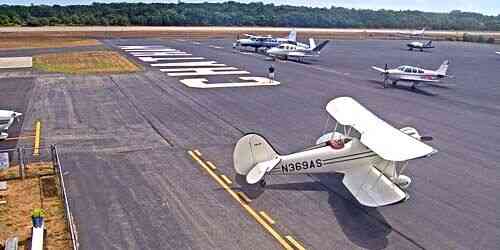 LIVE: Municipal Airport - Chatham