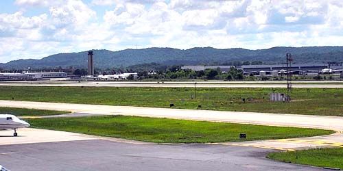 Airport runway webcam - Birmingham