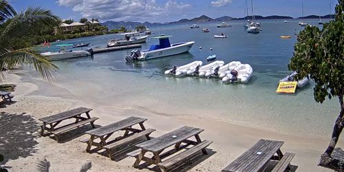 Bar on the shore of a beautiful beach webcam - Cruz Bay