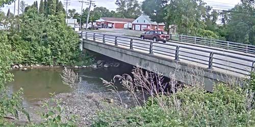 bridge over the river Socway Creek webcam - Utica