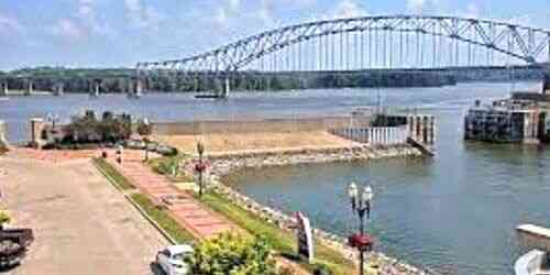 LIVE: Julien Dubuque Bridge over the Misissippi River - Dubuque
