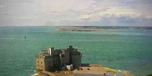 LIVE: Colwell Bay - Isle of Wight