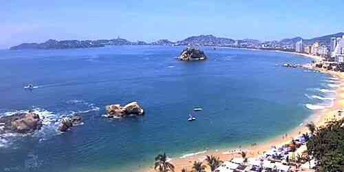 LIVE: Condesa beach, view of the Faraglion del Obispo island - Acapulco