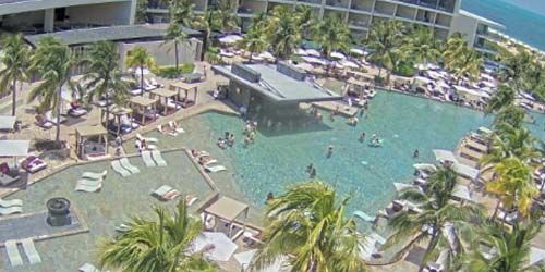 El territorio del hotel TRS Coral webcam - Cancún