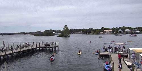 Pleasure boat berths at Crystal River webcam - Tampa