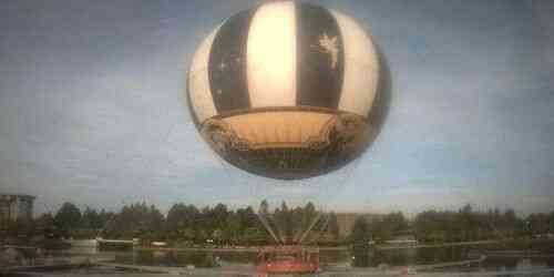 LIVE: Disney Village - Paris