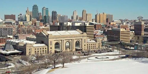 Downtown, Train Station, Liberty Memorial Tower webcam - Kansas City
