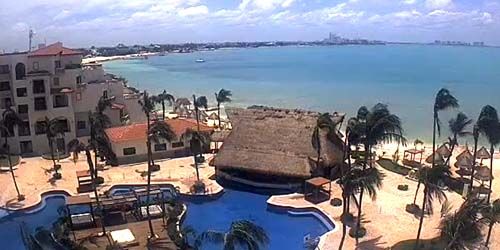 Piscina y playa en Fiesta Americana webcam - Cancún