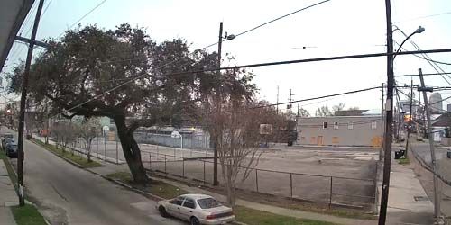 Terrain de sport dans un quartier résidentiel Webcam