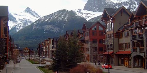 Hotels, restaurants - mountain view webcam - Canmore