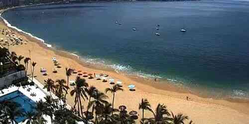LIVE: Icacos beach, Acapulco bay - Acapulco