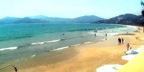 La Ropa Beach webcam - Zihuatanejo