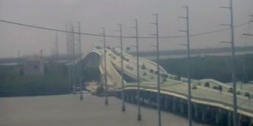 Lake Surprise Bridge webcam - Miami