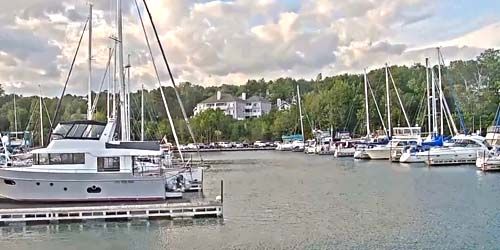 PTZ camera in the Bayfield marina webcam - Ashland