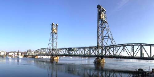 Memorial Bridge webcam - Portsmouth
