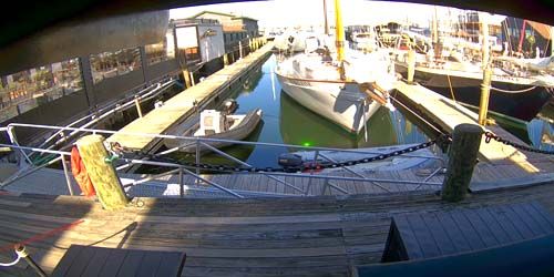 Yacht mooring webcam - Newport