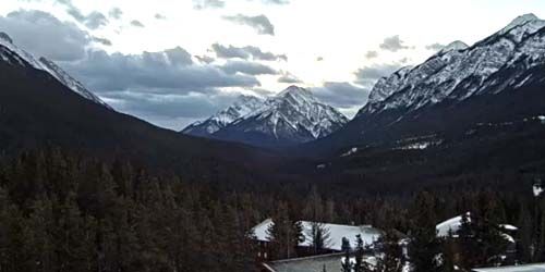 Vista a la montaña desde el centro de la ciudad de Banff Webcam