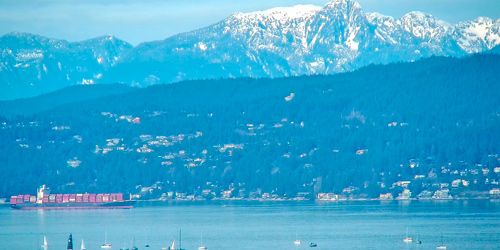 Vista de las montañas desde la bahía. webcam - Vancouver