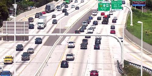 Traffic on Nebraska Avenue webcam - Tampa