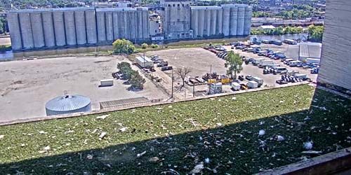Hawk Nest en We Valley Power Plant webcam - Milwaukee