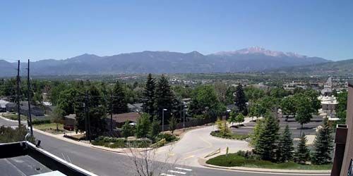 Panorama d'en haut, vue sur la chaîne des Remparts webcam - Colorado Springs