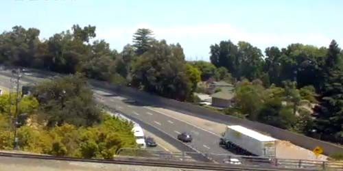 Traffic in the Sutters Landing Regional Park area webcam - Sacramento