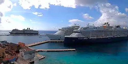 Cruise Ship Pier in San Miguel de Cozumel webcam - Playa del Carmen