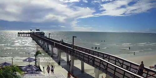 Fort Myers Beach Pier webcam - Fort Myers