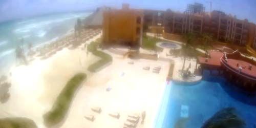Piscine avec plages sur la mer des Caraïbes webcam - Playa del Carmen
