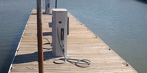 Jetty for refueling boats on the Tennessee River webcam - Guntersville