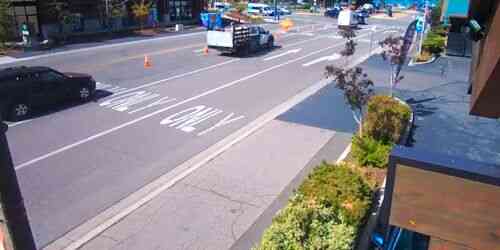 Five Guys Restaurant on Ski Run Blvd webcam - Truckee