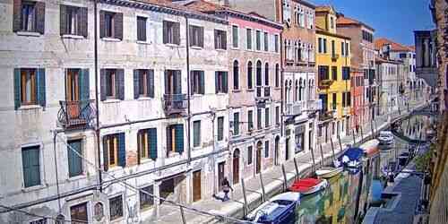 LIVE: Rio de San Barnaba Canal - Venice