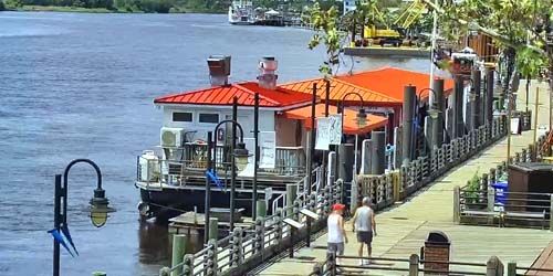 Wilmington Riverwalk webcam - Wilmington