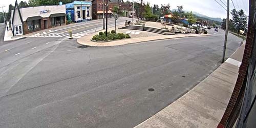 Road to Fort Lake in Old Forge webcam - Utica
