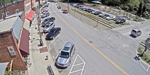 Traffic in the suburb of Saluda webcam - Asheville