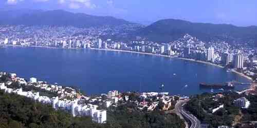 LIVE: Bay of Santa Lucia, panorama from above - Acapulco