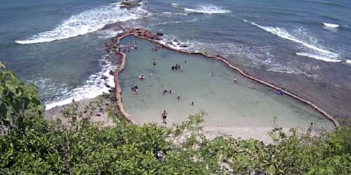 Piscina de agua de mar en la playa webcam - Puerto Vallarta