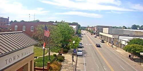 Traffic near Town Hall in Smithfield webcam - Raleigh