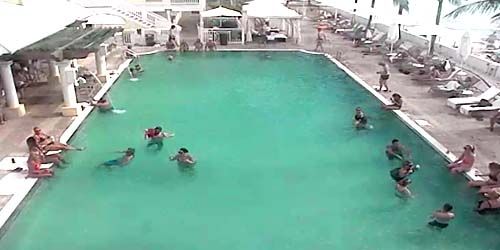 Piscina en The Southernmost House Hotel webcam - Key West