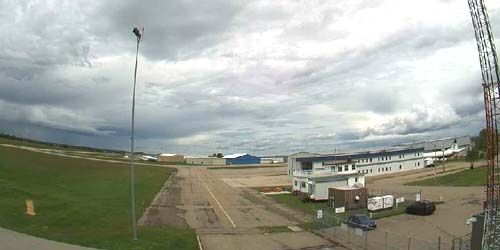 Airfield Springbank webcam - Calgary