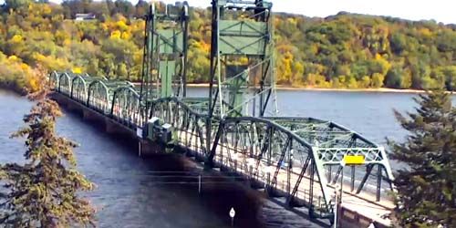 Pont sur la Sainte-Croix dans la banlieue de Stillwater Webcam