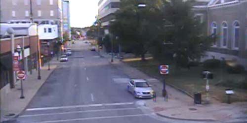 Streets in the city center webcam - Springfield