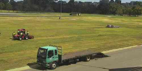 LIVE: Victoria Park - Adelaide