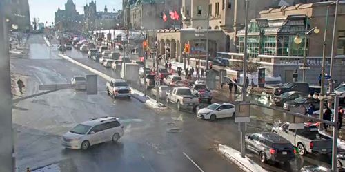 Wellington Street towards Parliament Hill webcam - Ottawa