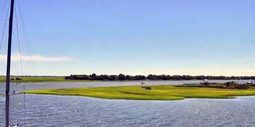 Yacht Club in Southport, beautiful bay webcam - Wilmington