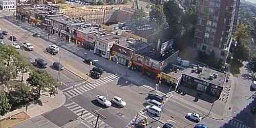 LIVE: Yonge street - residential complexes - Toronto