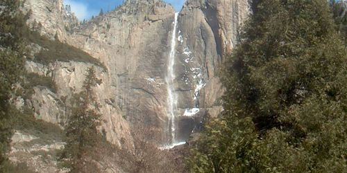 Yosemite Falls webcam - Fresno