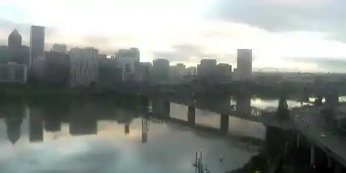 Hawthorne Bridge, Willamette River Webcam