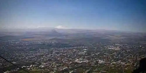 Vista de la ciudad desde el monte Mashuk Cámara web